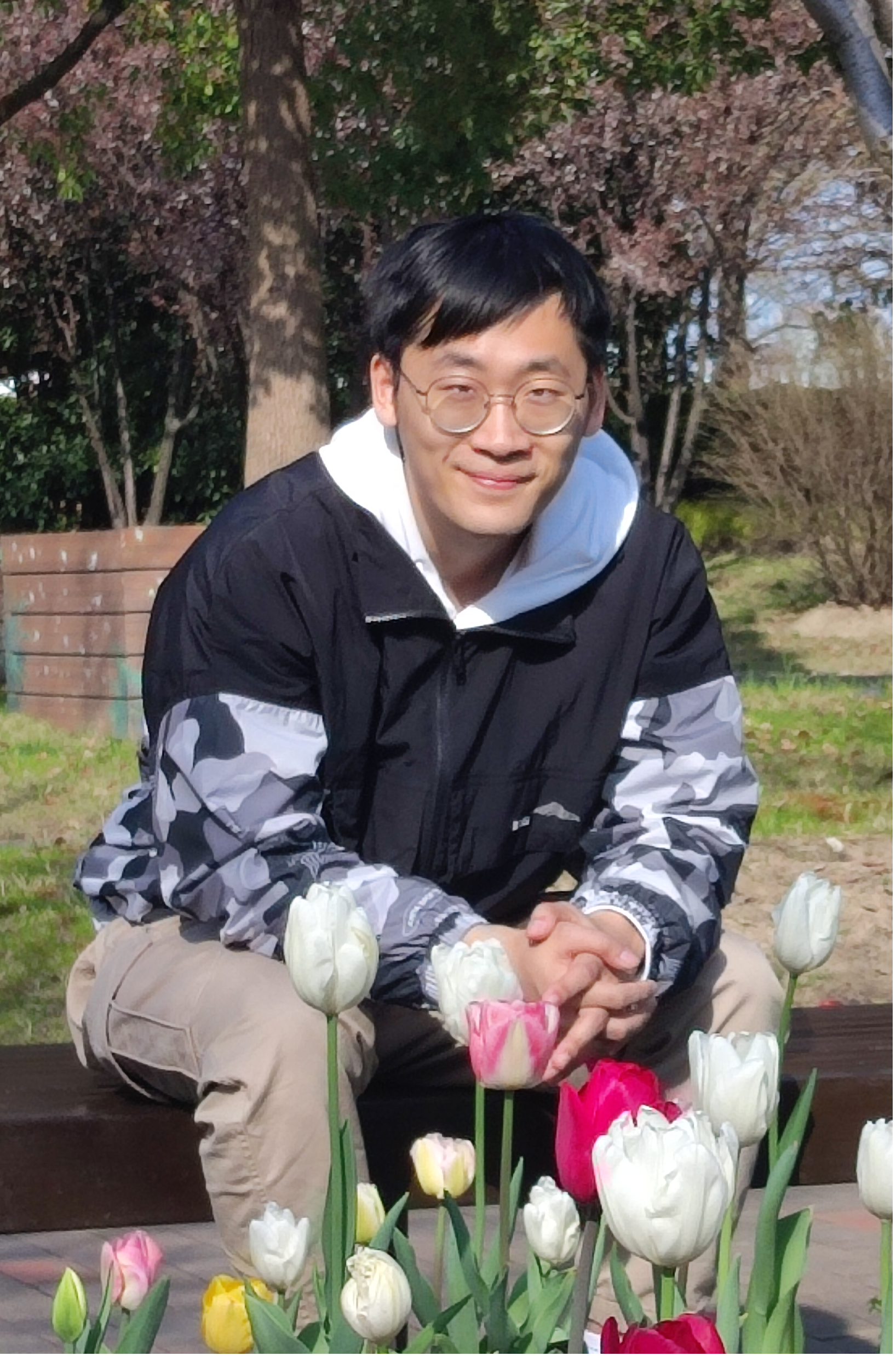 1744266705277528.png 54_单人生活照_122020910355王子榕.png
