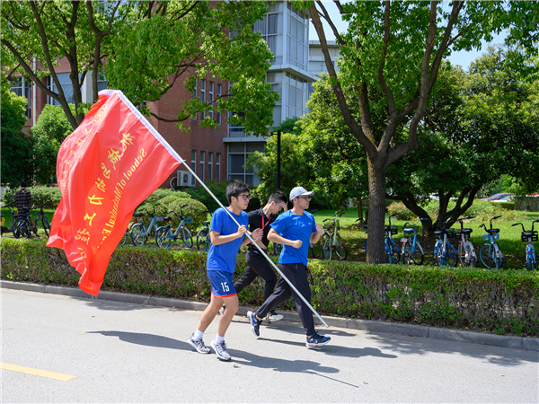 1620290631631262.jpg 图2 跑步过程.jpg
