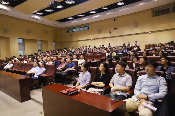 1634107885494710.jpg 图11 观众学习照片.JPG