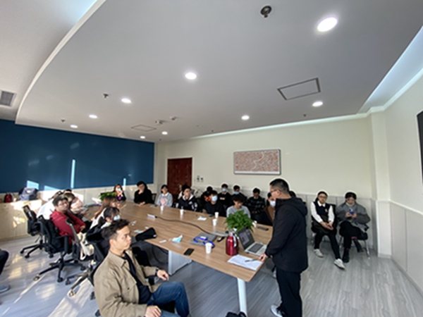 1637114686543116.jpg 图3 支部党员进行理论学习.jpg