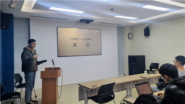 1642672398496299.jpg 图片2-王力为分享现场.jpg
