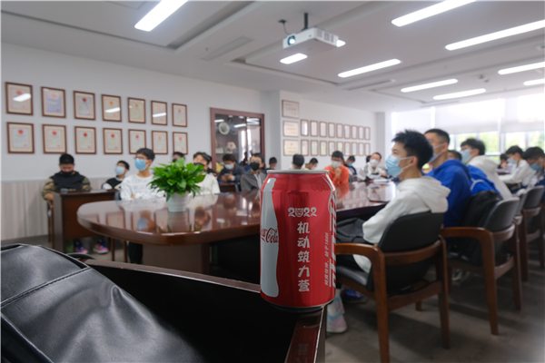 1667873233907001.jpg 图1筑力营专属可乐.jpg