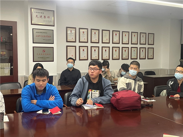 1669565643885795.jpg 图5 2022级新生党员自我介绍.jpg
