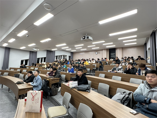 1677835240688371.jpg 认真听讲的同志们.jpg