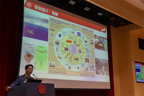 1683543761316523.jpg 图1:吴海军介绍声学设计的背景.jpg