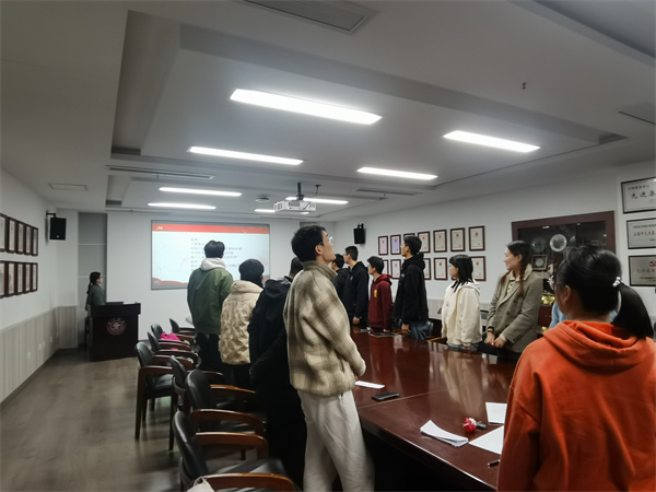 1712058773764141.jpg 图1+集体奏唱国歌.jpg