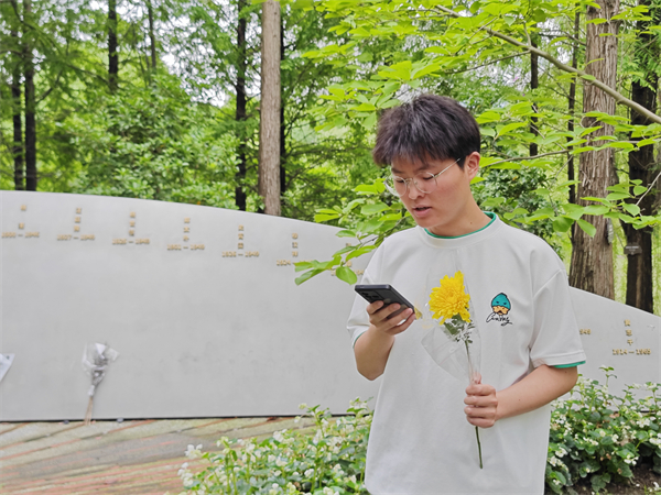1719647009686123.jpg 图6 金康康进行介绍分享.jpg