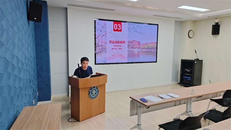 图3陶善龙同志进行经验分享.jpg