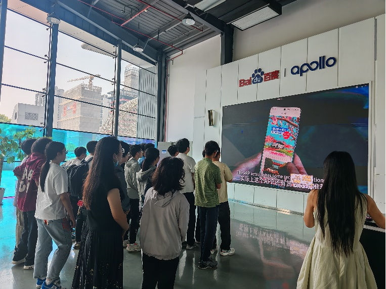 1749690464904853.png 图3展厅讲解.png
