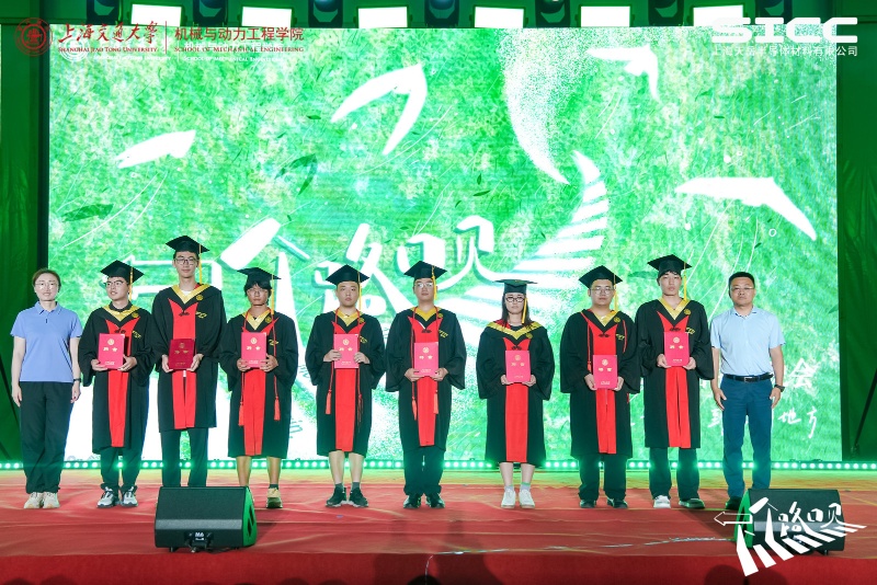 1782297992611389.jpg 图5 班级理事代表获颁聘书_resized.jpg
